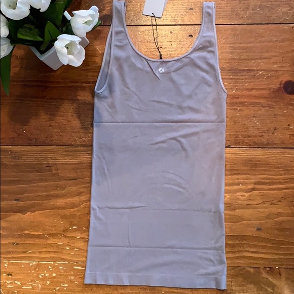 NWT Avocado Sport Tank - Picture 8 of 8